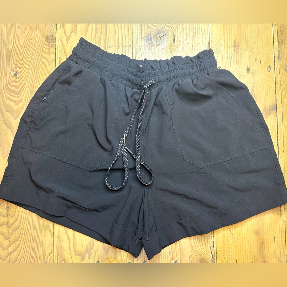 Philosophy Black High Waisted Casual Short US M